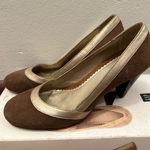GAP Light Brown /Gold Trimmings Suede Heel